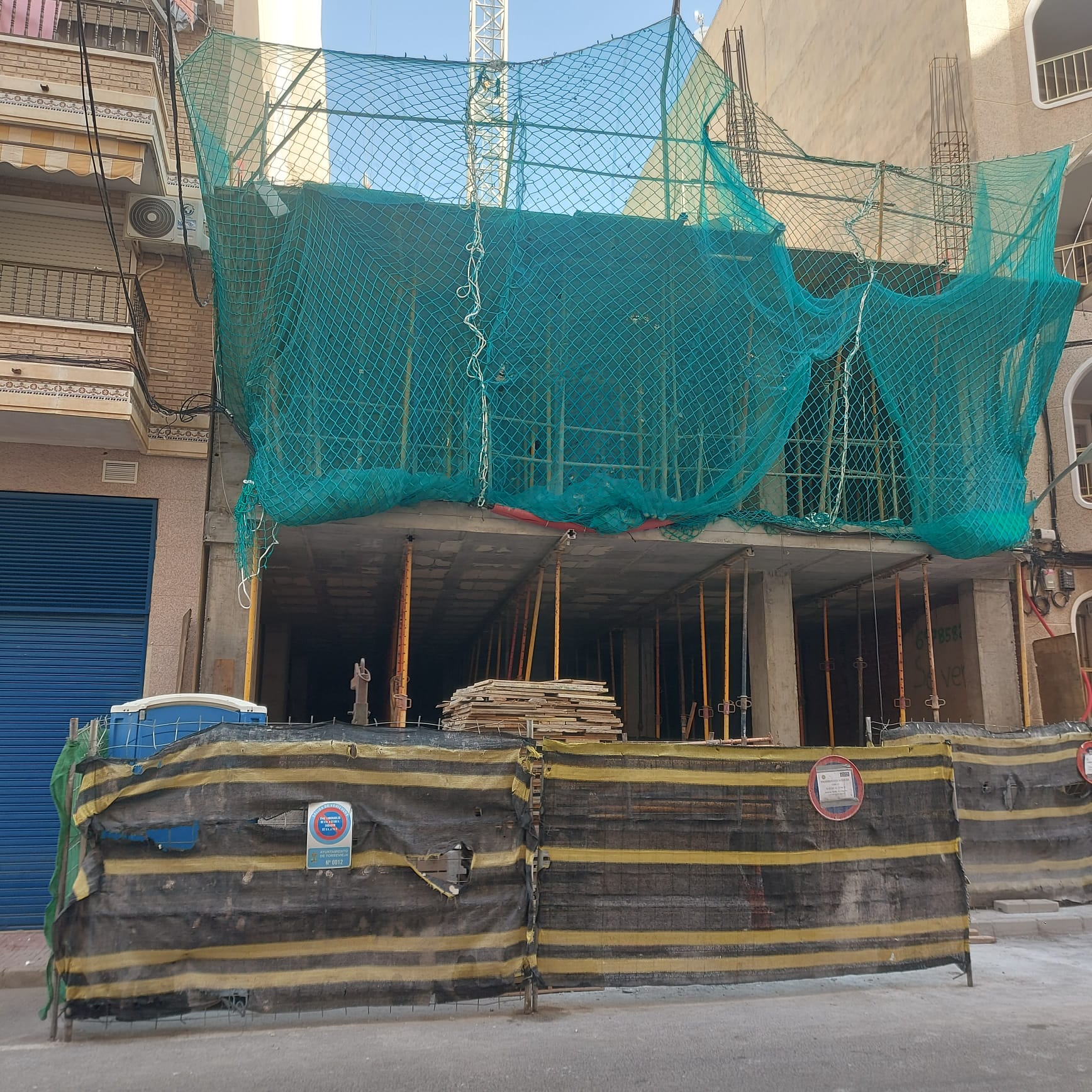 Building the second and third floors at Edificio T1